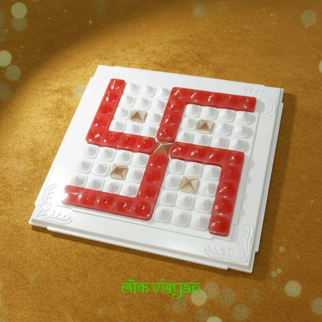 SWASTIK PYRAMID (PAAWAN) PLASTIC